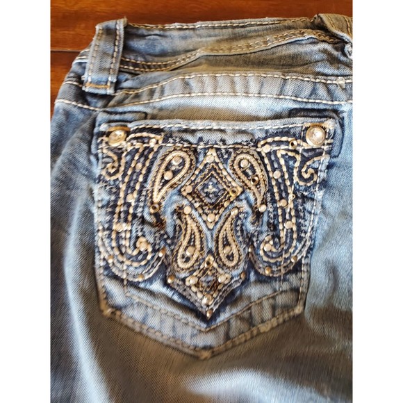 Miss Me Mid-Rise Boot Cut Women Size 27 Med Wash MW58458 Embellished Destressed - Picture 13 of 13